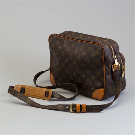 louis vuitton nil monogram canvas